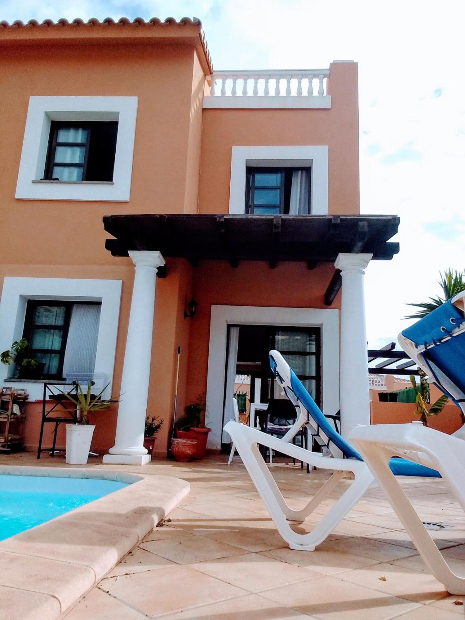 A Casa Di Ilaria Hostel คอร์ราเลโฮ ภายนอก รูปภาพ