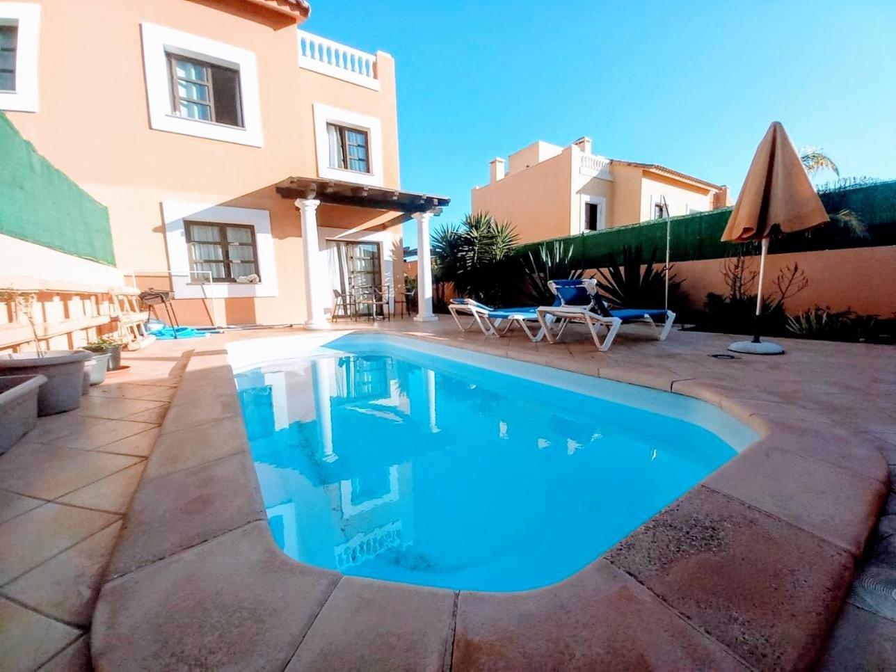 A Casa Di Ilaria Hostel คอร์ราเลโฮ ภายนอก รูปภาพ